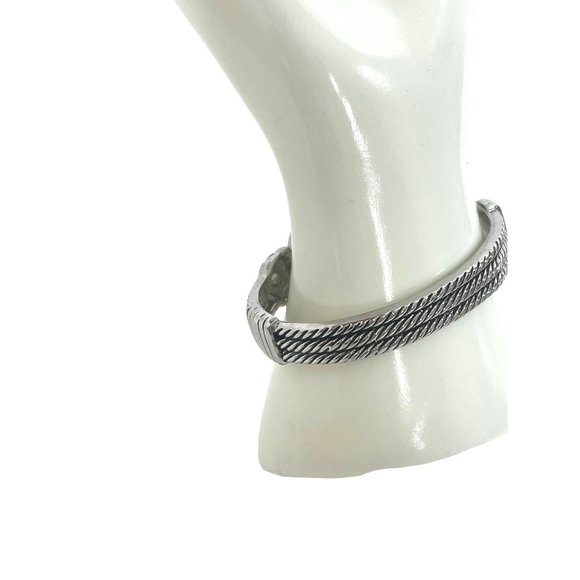 Women’s Silver Tone Bangle Bracelet 6.5 “ Oval Aqua Blue Faceted Plastic Stone - Picture 9 of 17